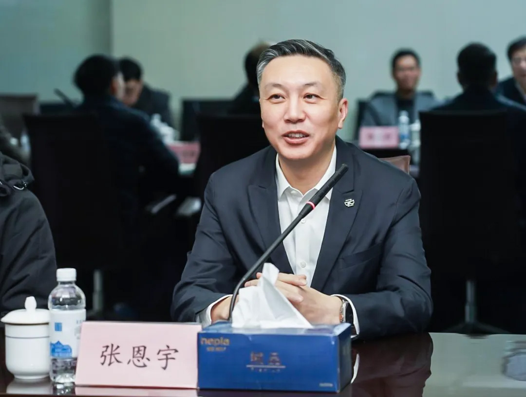 商丘大学徐守坤书记、陈海群校长一行光临js1996官网参观调查(图2) 商丘大学徐守坤书记、陈海群校长一行光临js1996官网参观调查(图2)